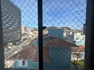 Image 15 - 882578