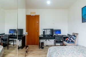 Image 8 - 882579