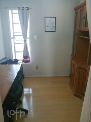 Image 4 - 882582
