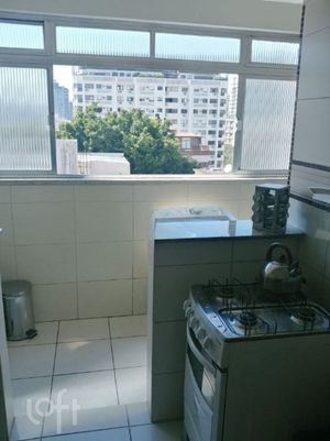 Image 13 - 882582