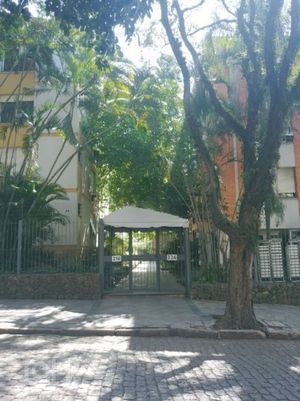 Image 16 - 882582