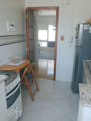 Image 12 - 882582