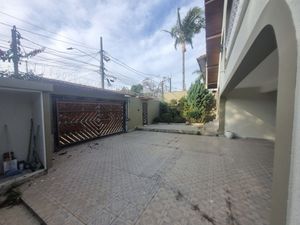 Image 17 - 882587