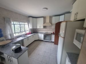 Image 14 - 882587