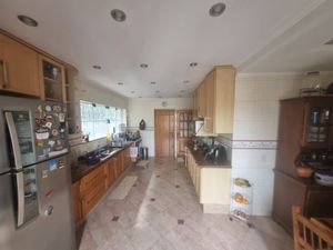 Image 6 - 882590