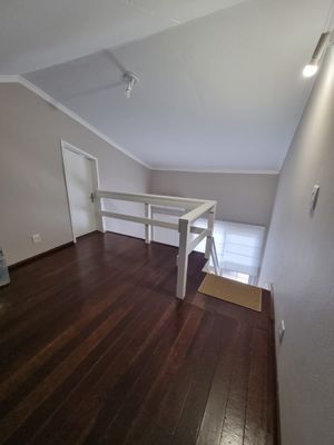 Image 7 - 882595