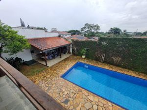 Image 1 - 882596