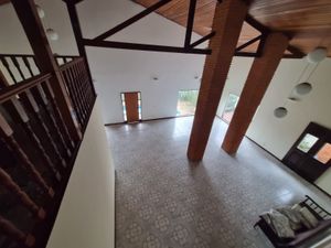 Image 2 - 882596