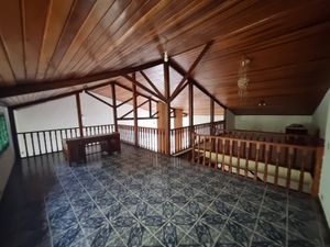 Image 6 - 882596