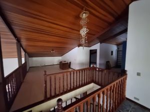 Image 4 - 882596
