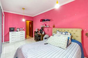 Image 8 - 882597