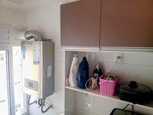 Image 14 - 882600