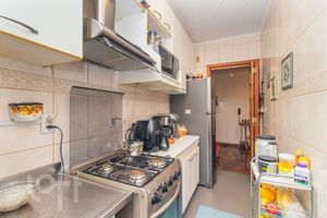 Image 6 - 882615