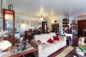 Image 1 - 882617