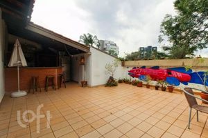 Image 40 - 882617