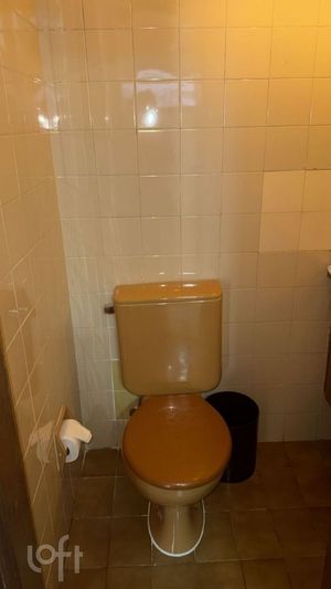 Image 8 - 882621