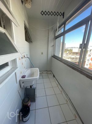 Image 3 - 882623