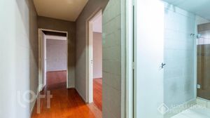 Image 8 - 882623