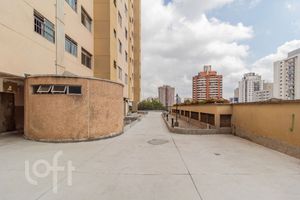 Image 30 - 882631