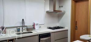 Image 3 - 882632