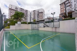 Image 10 - 882633