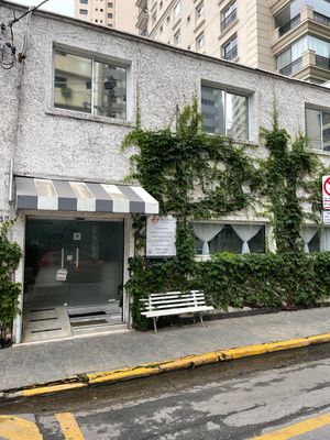 Image 10 - 882635