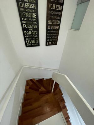 Image 13 - 882635