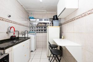 Image 10 - 882643