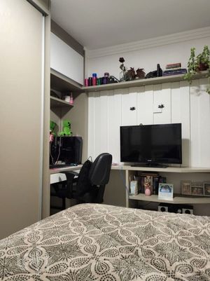 Image 11 - 882645