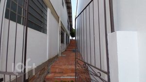 Image 4 - 882646