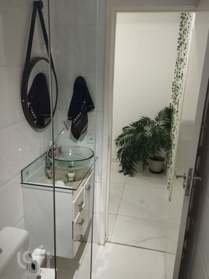 Image 8 - 882650