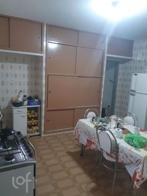 Image 1 - 882653