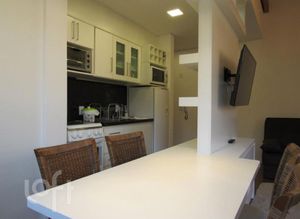 Image 7 - 882655