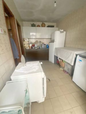Image 10 - 882669