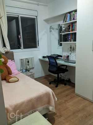 Image 7 - 882674