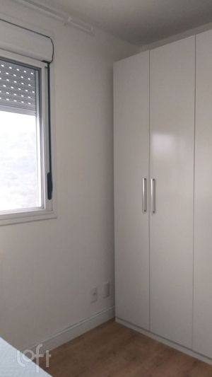 Image 12 - 882674