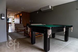 Image 9 - 882675