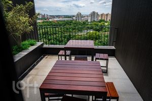 Image 4 - 882675