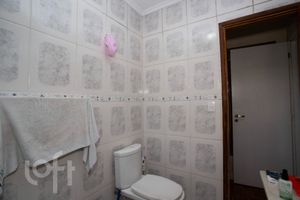 Image 71 - 882676