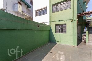Image 32 - 882676