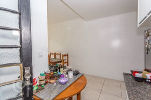 Image 16 - 882676