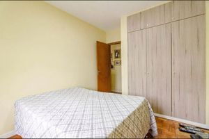Image 19 - 882676