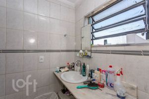 Image 61 - 882676