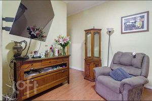 Image 5 - 882676