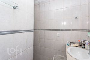 Image 62 - 882676