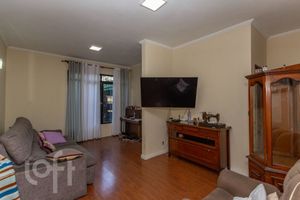 Image 1 - 882676