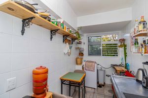 Image 15 - 882680