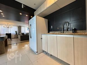 Image 8 - 882684