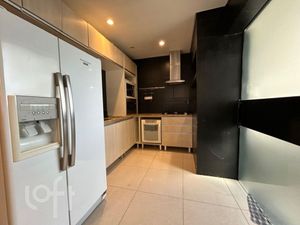 Image 4 - 882684