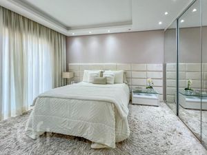 Image 19 - 882687